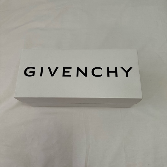 Givency Pink logo slides - Picture 3 of 5